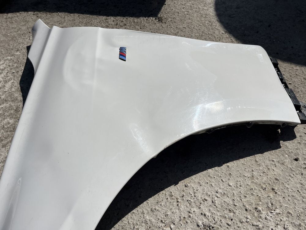 Aripa stanga cu defect BMW Seria 3 F30 F31