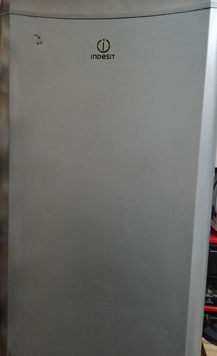 Продаю холодильник