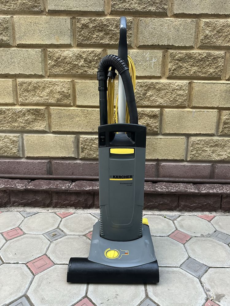 Щеточный Пылесос Karcher CV 38/2
