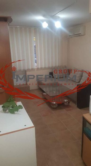 Дава се под наем Едностаен апартамент в Варна, Цветен квартал - 25 кв.м за 204 € - Снимка #3