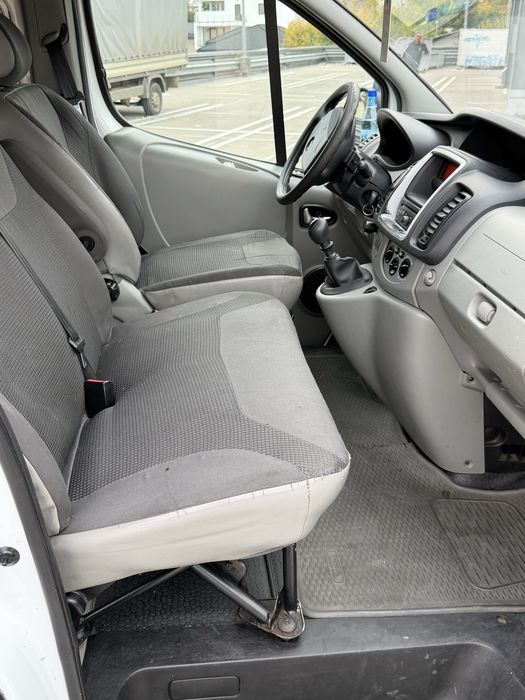 De vanzare opel vivaro 8+1