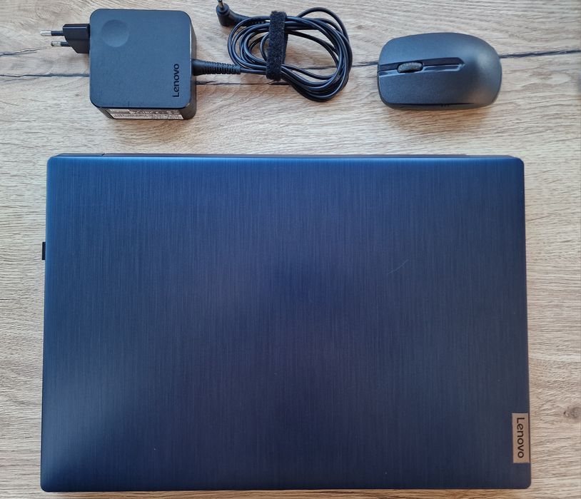 Laptop Lenovo IdeaPad 3 • AMD Athlon Silver 3050U • 4GB RAM • 500GB HD