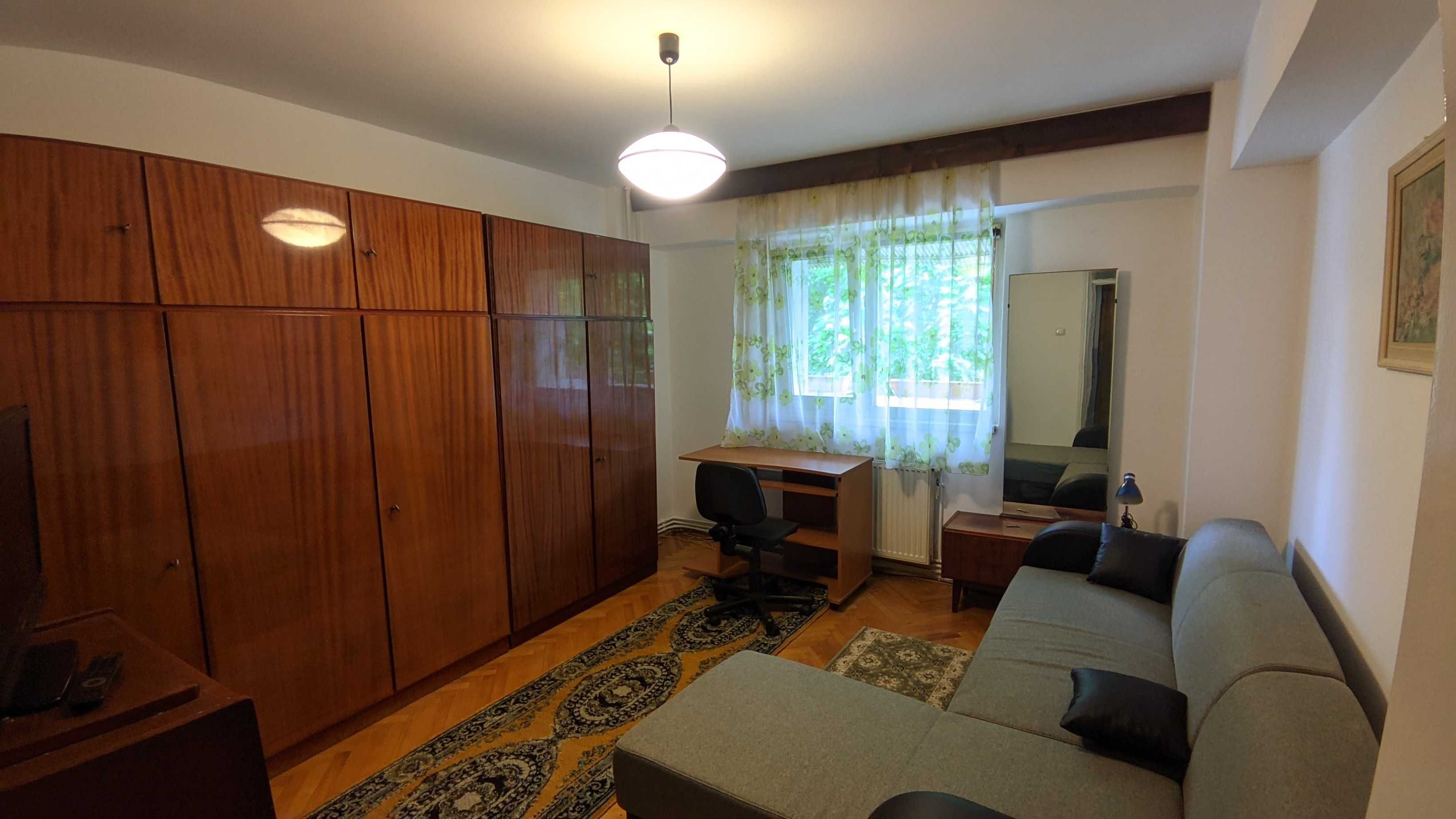 Ap. 2 camere, supraf. desf. 74 m.p. Calea Dorobantilor,Cluj-Napoca