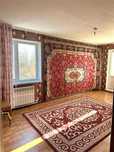 Продам 3 комн кв на 6мкр рядом рынок, магазин фикс прайс,