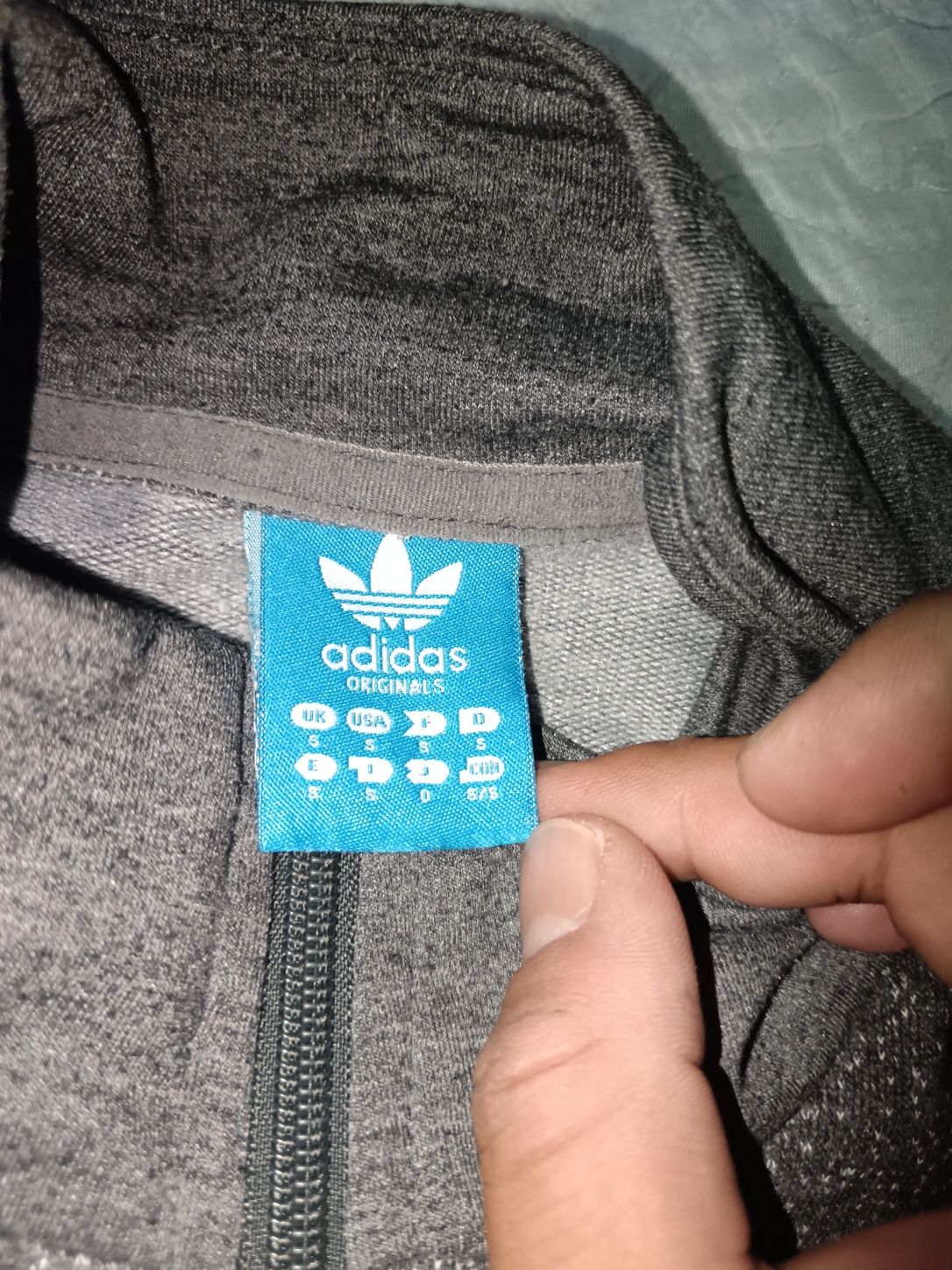 Продам мужскую спортивку Adidas