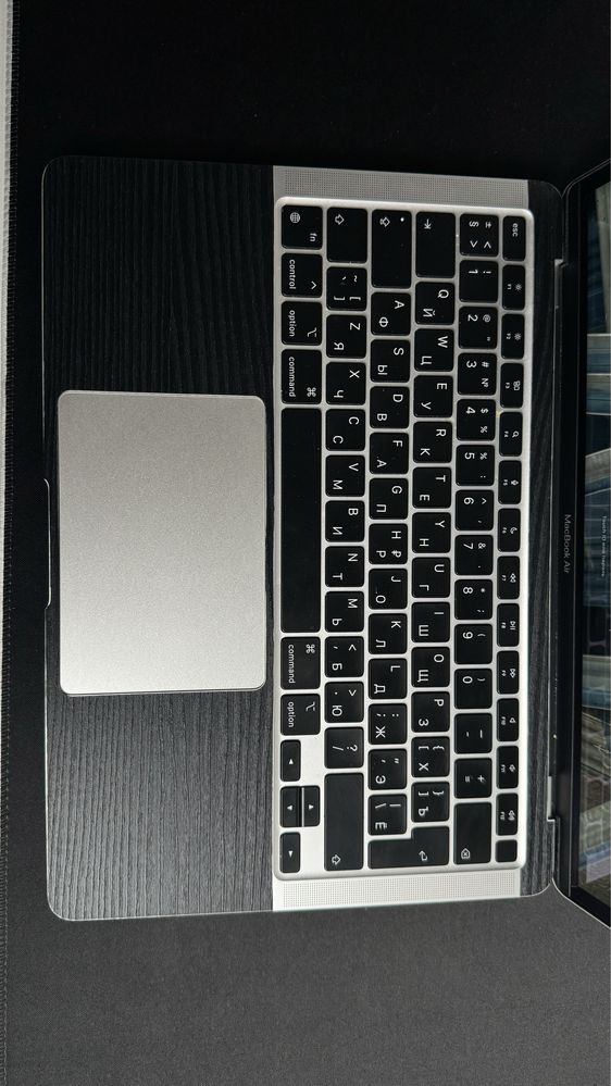 Продам MacBook Air 13 M1