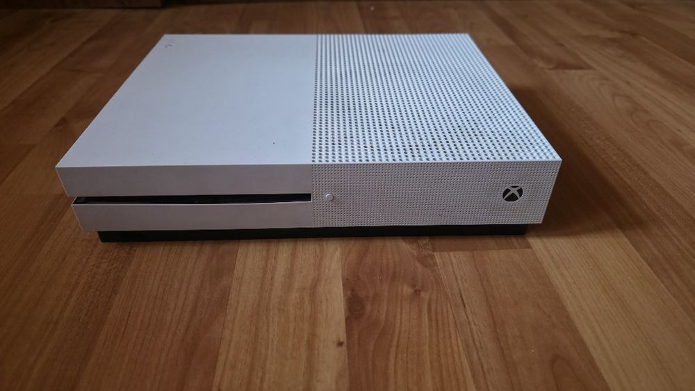 Consola Xbox one S + maneta