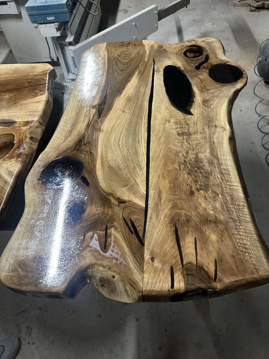 Маса , Плотове от масив Орех