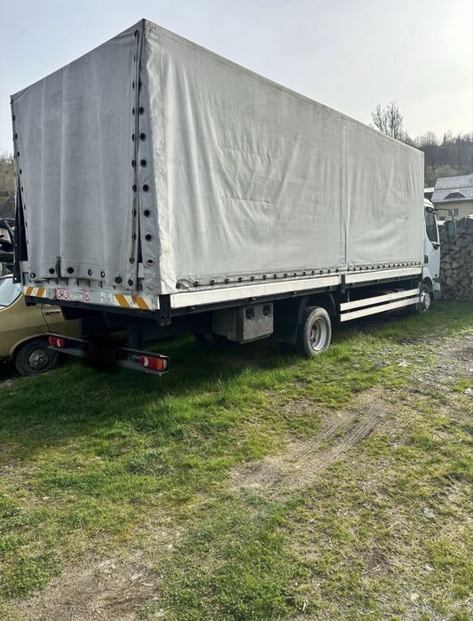 Vând renault Midlum