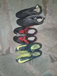 Pantofi de fotbal