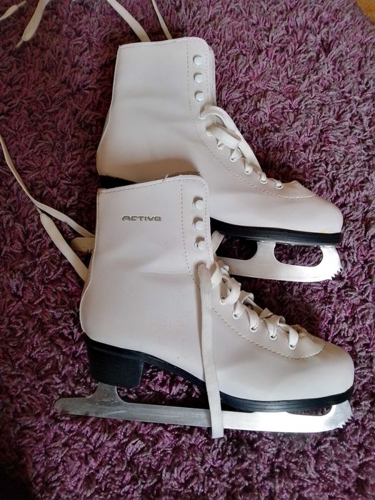 Patine dama, marime 40, aproape noi