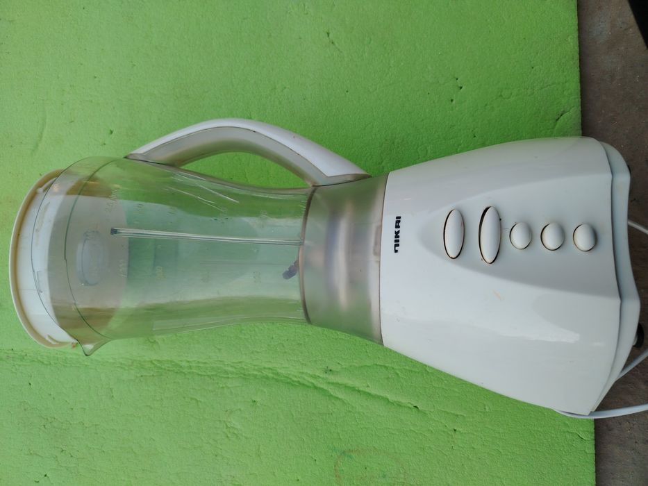 Техника для кухни бу хлебопечка и блендер