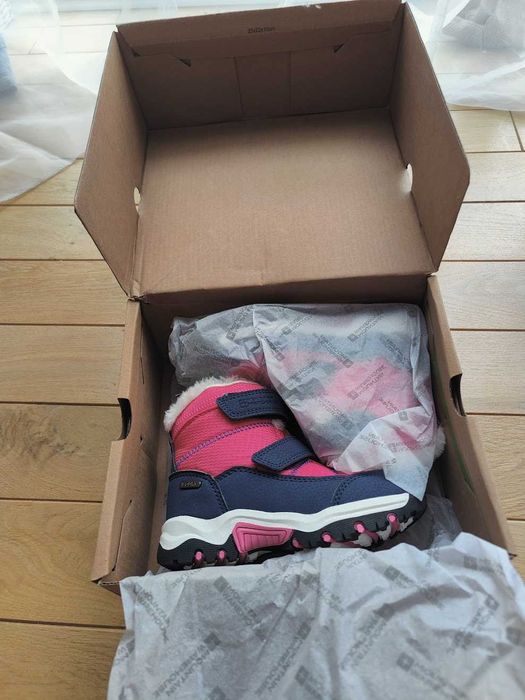 Чисто нови водоустойчиви боти за момиче 25,5