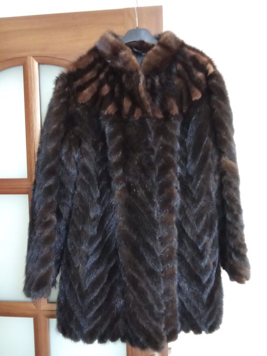 Haină din blană naturală