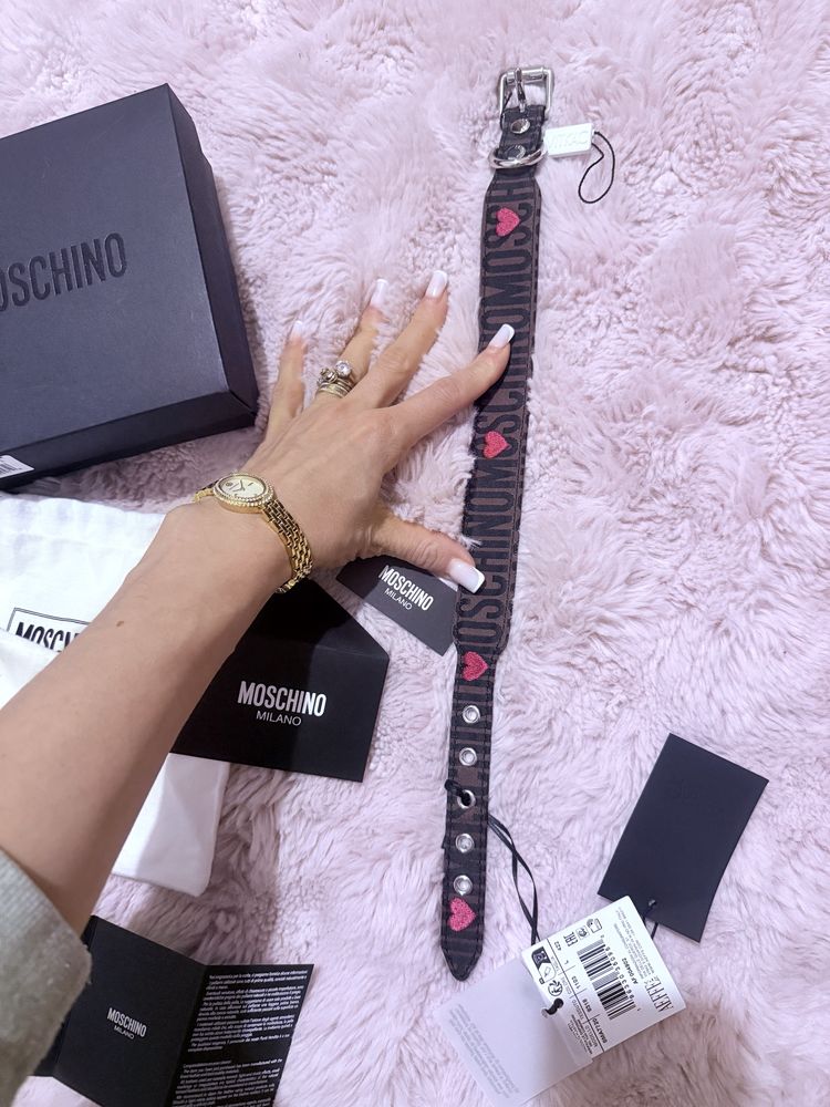 Zgarda de caine Moschino