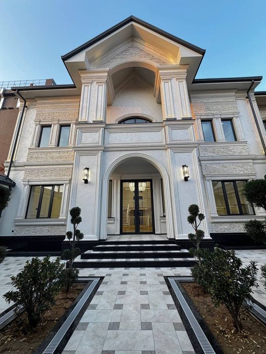 Продается дом 7 комнат, ор-р: ул. Севастопольская, 530м²