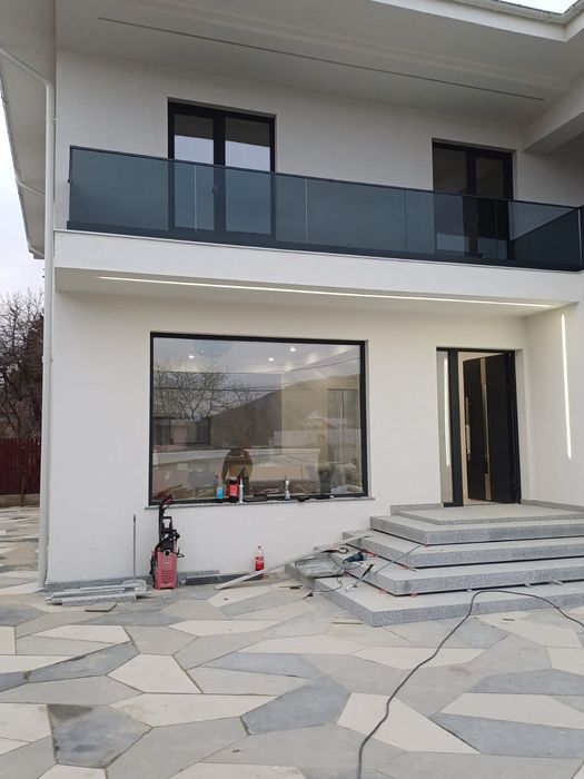 Balustrada sticla interioară și exterioară