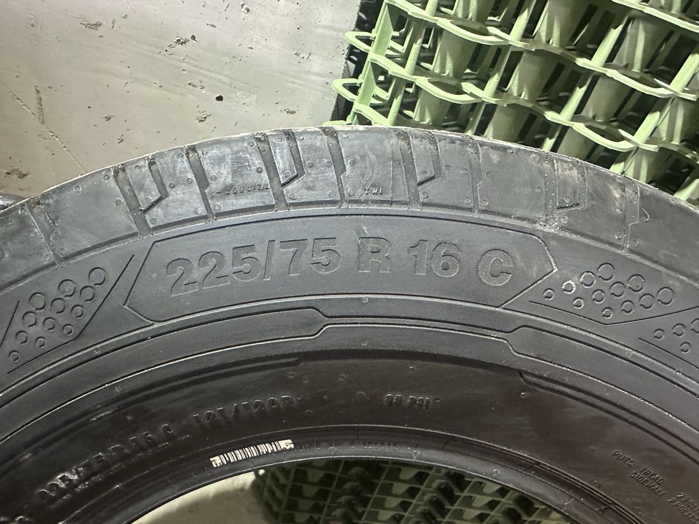 Нови бусове гуми Continental 225/75/16 С