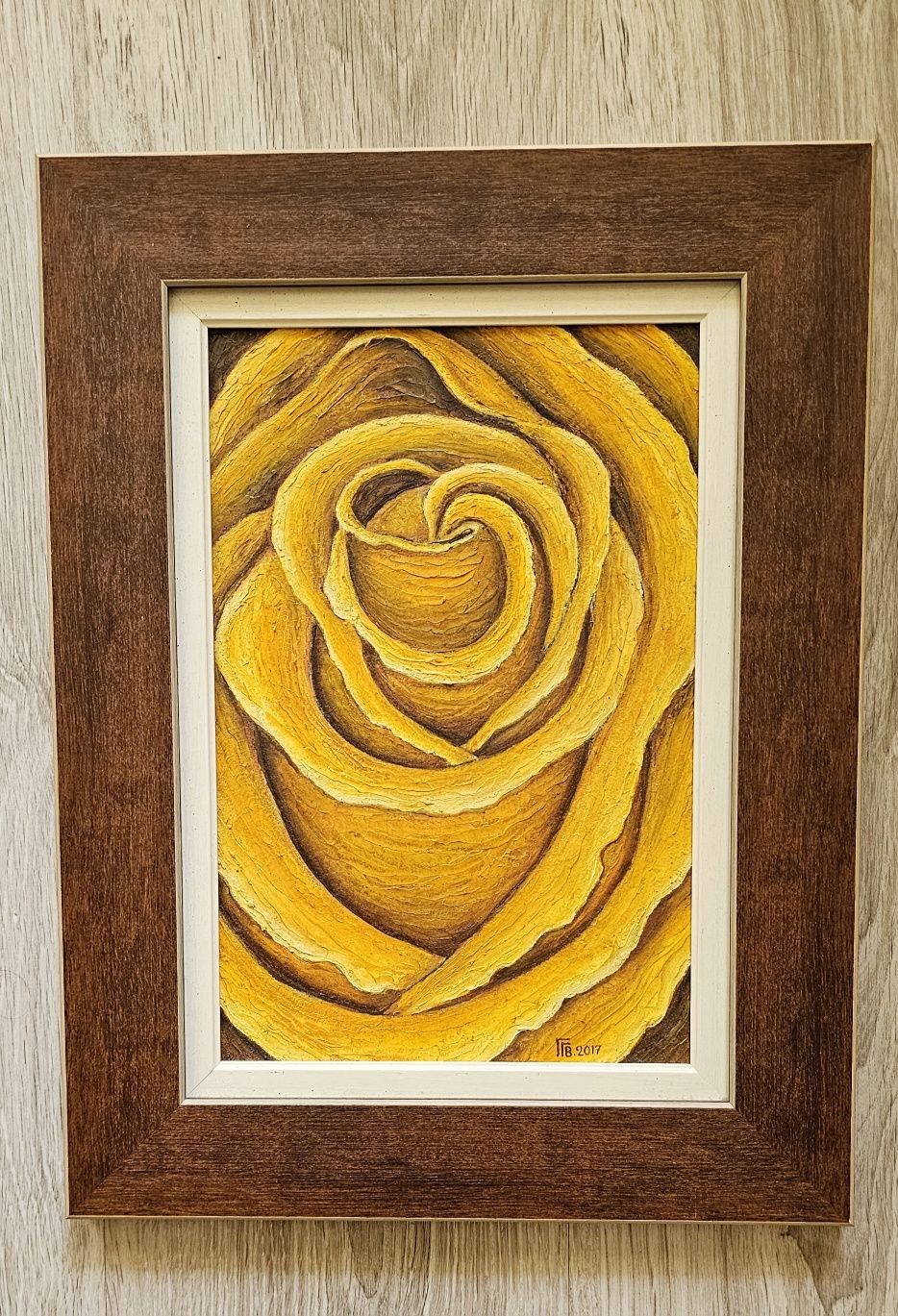Картина жълта роза с красива двойна рамка