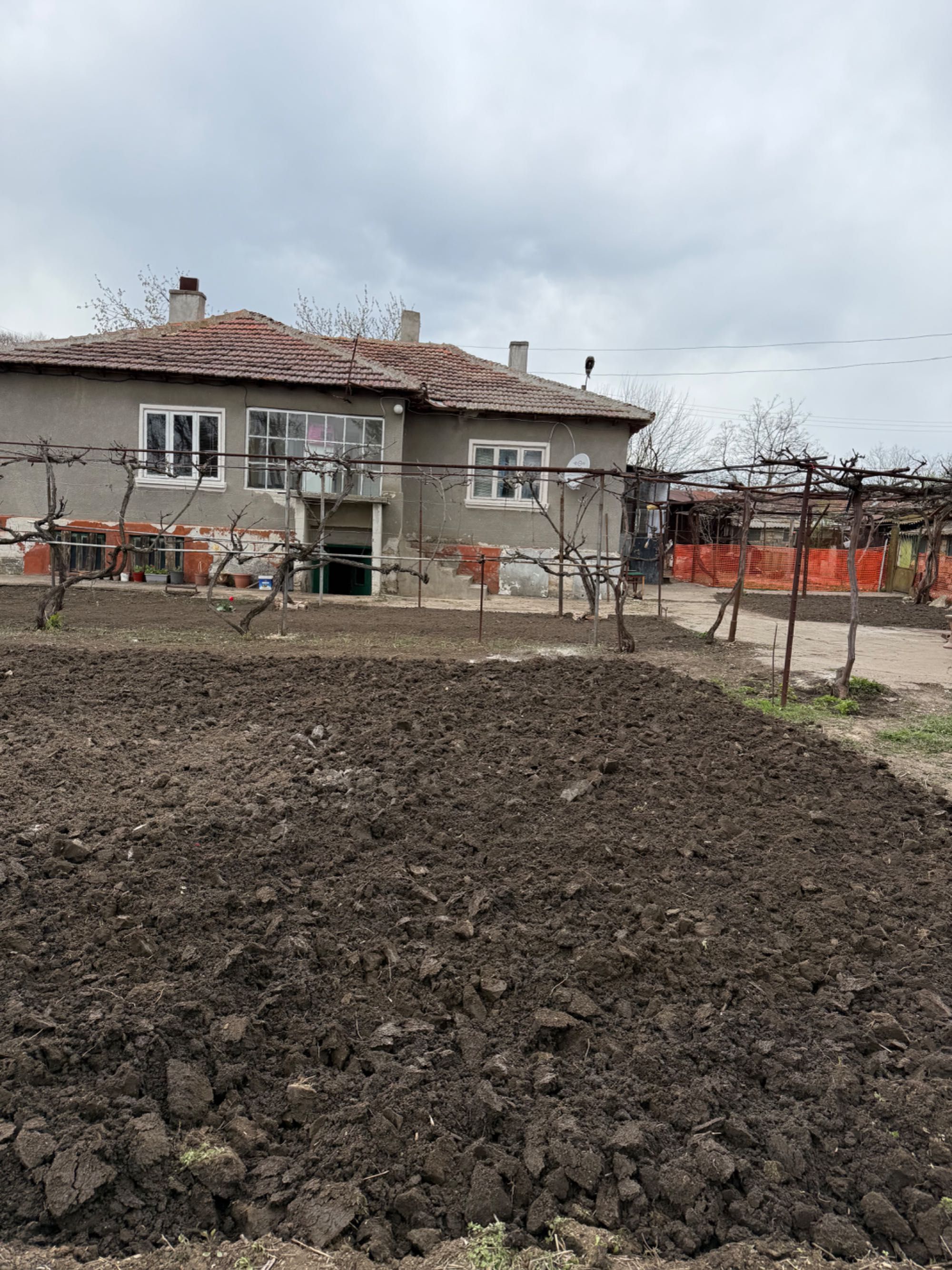 продавам къща 75 кв