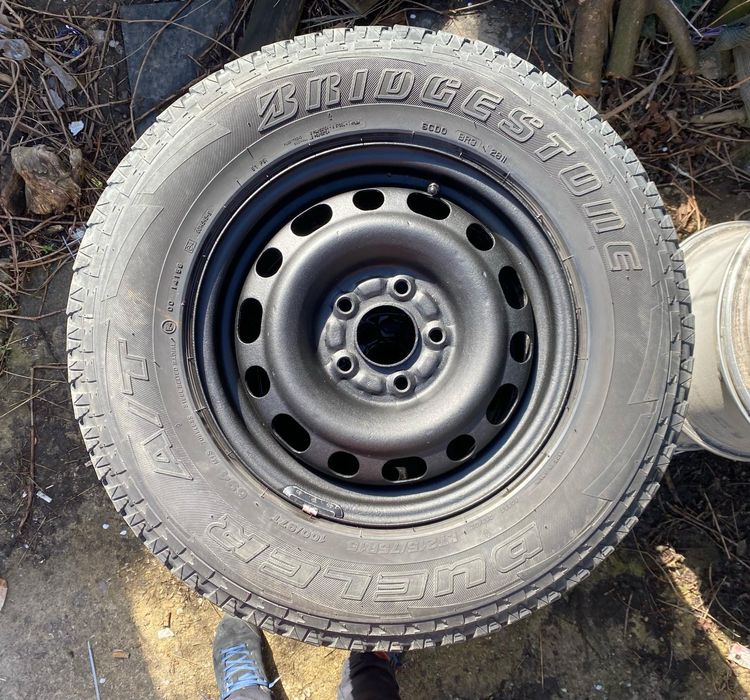 Jante tabla 5x114,3 cu anvelope Bridgestone Dueler 215/75 R15 AT