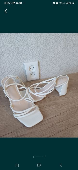 Босоножки женские