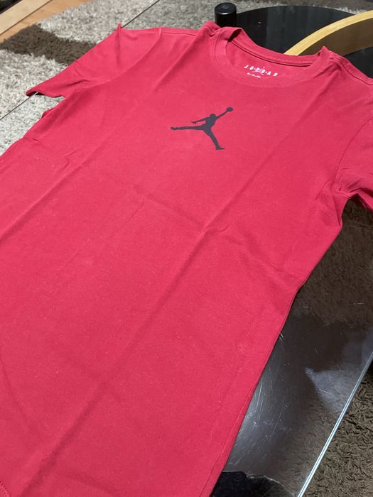 tricou jordan rosu