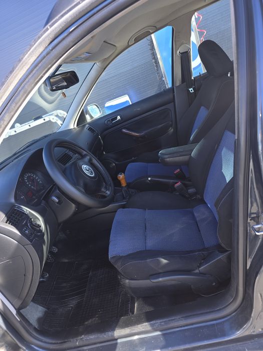 Vând Volkswagen Bora