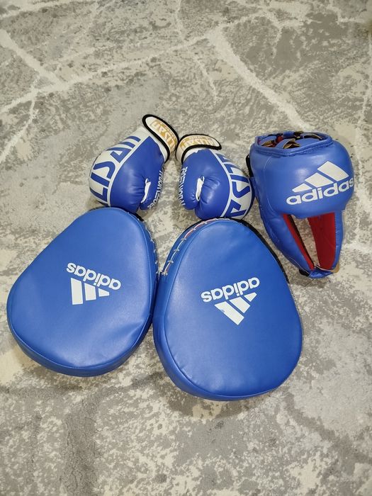 Продам комплект футы, перчатки,лапы