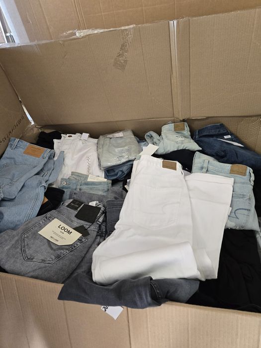 Haine outlet pentru revânzare