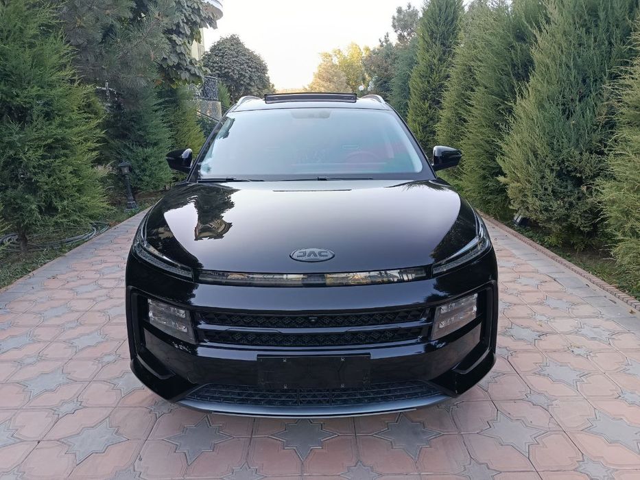 JAC JS 6 2025! Luxury. Holati yangi. 5 ming km yurgan. Salonda 330 mln