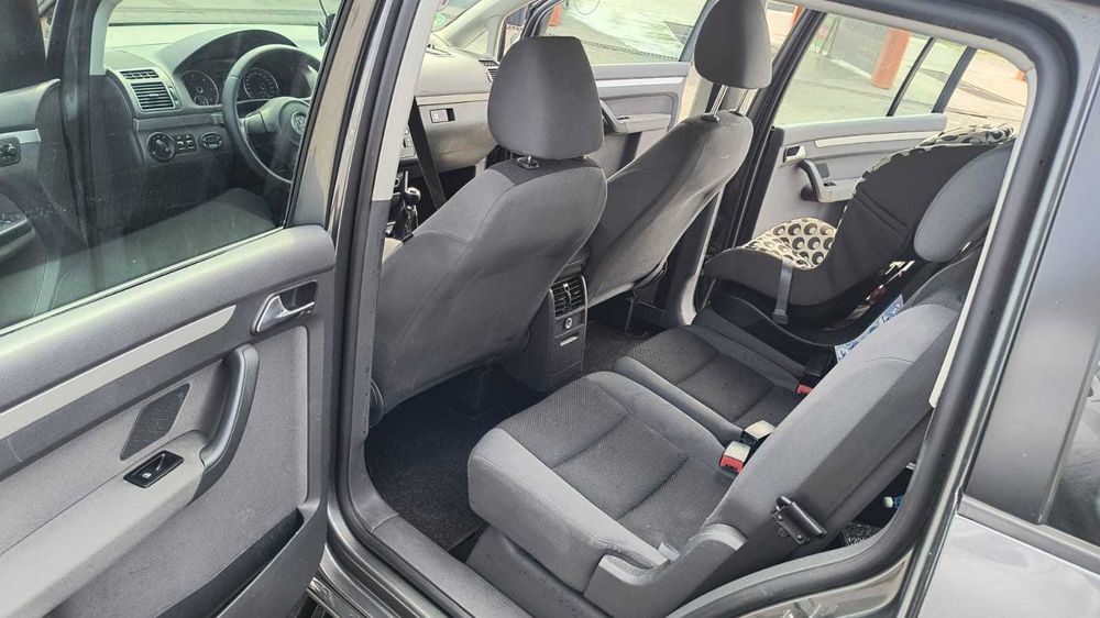 Volkswagen Touran 1,6tdi Blue montion