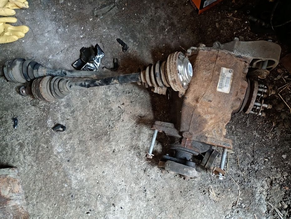 Vând diferențial BMW seria 1  + planetare