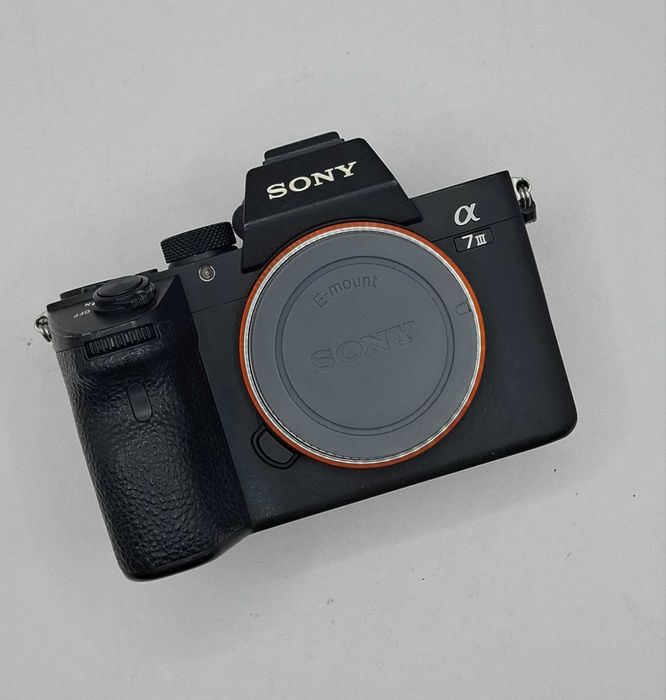 Sony a7 III body sotiladi