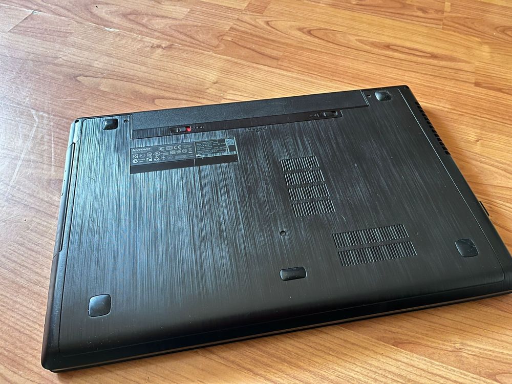 Laptop Lenovo IdeaPad Z710