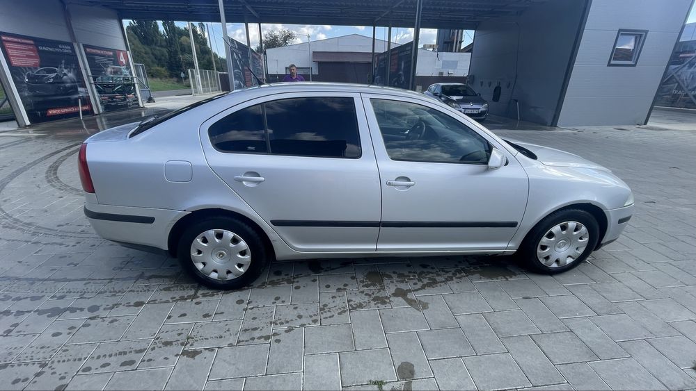 Vand sau schimb Skoda octavia 2 NU NEGOCIEZ