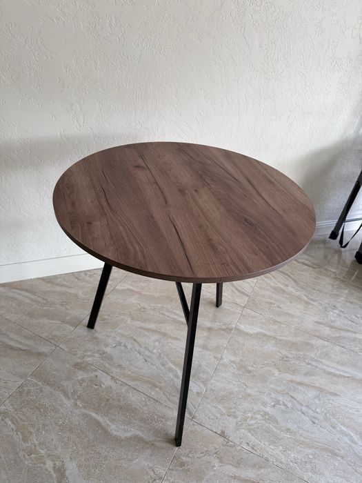 Стол обеденный 1шт 15.000тг есть 3шт