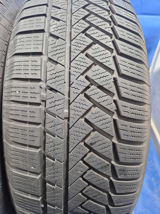 235/65/17 104h Continental