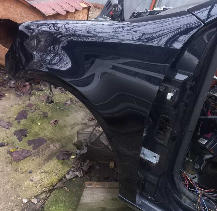 Aripa stanga  VW Golf 6 Break Combi neagra Piesa si vopsea Originala