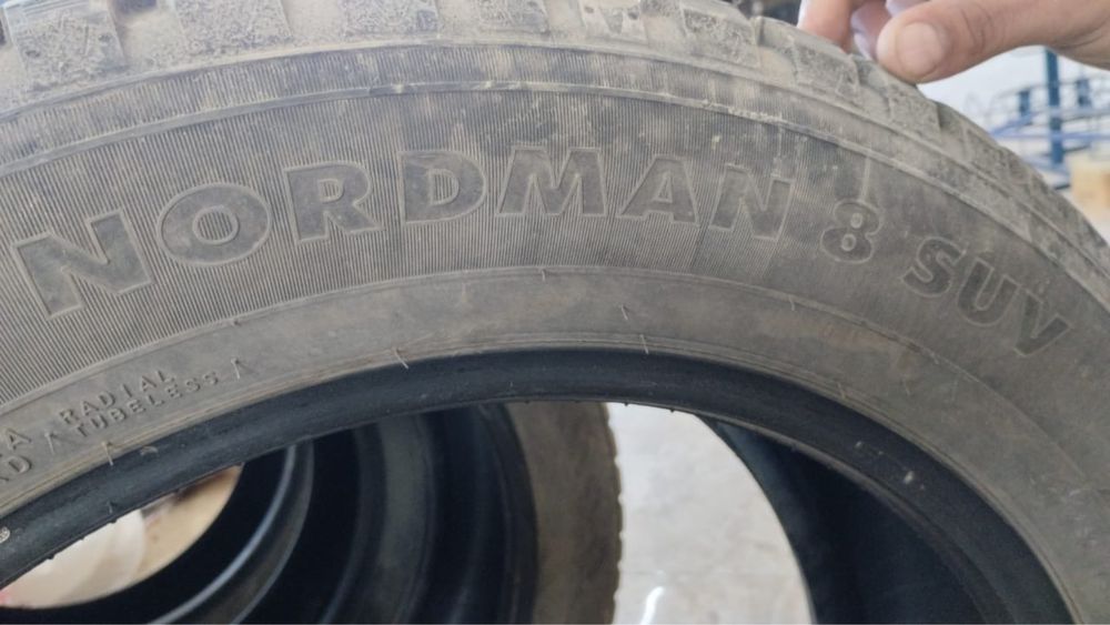 Продам шины R19 235/55 шипованную
