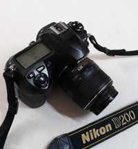 Nikon D200 cu obiectiv 18-55 VR