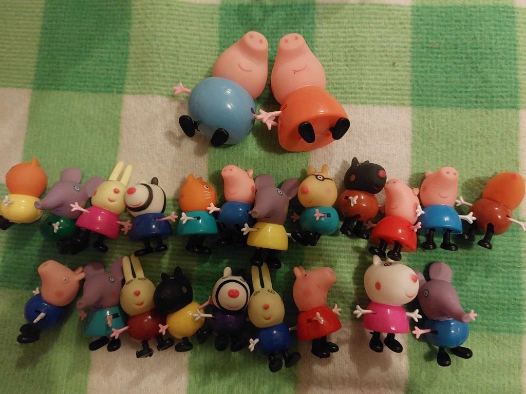 Lot jucarii spatiu de joaca Peppa Pig şi prietenii