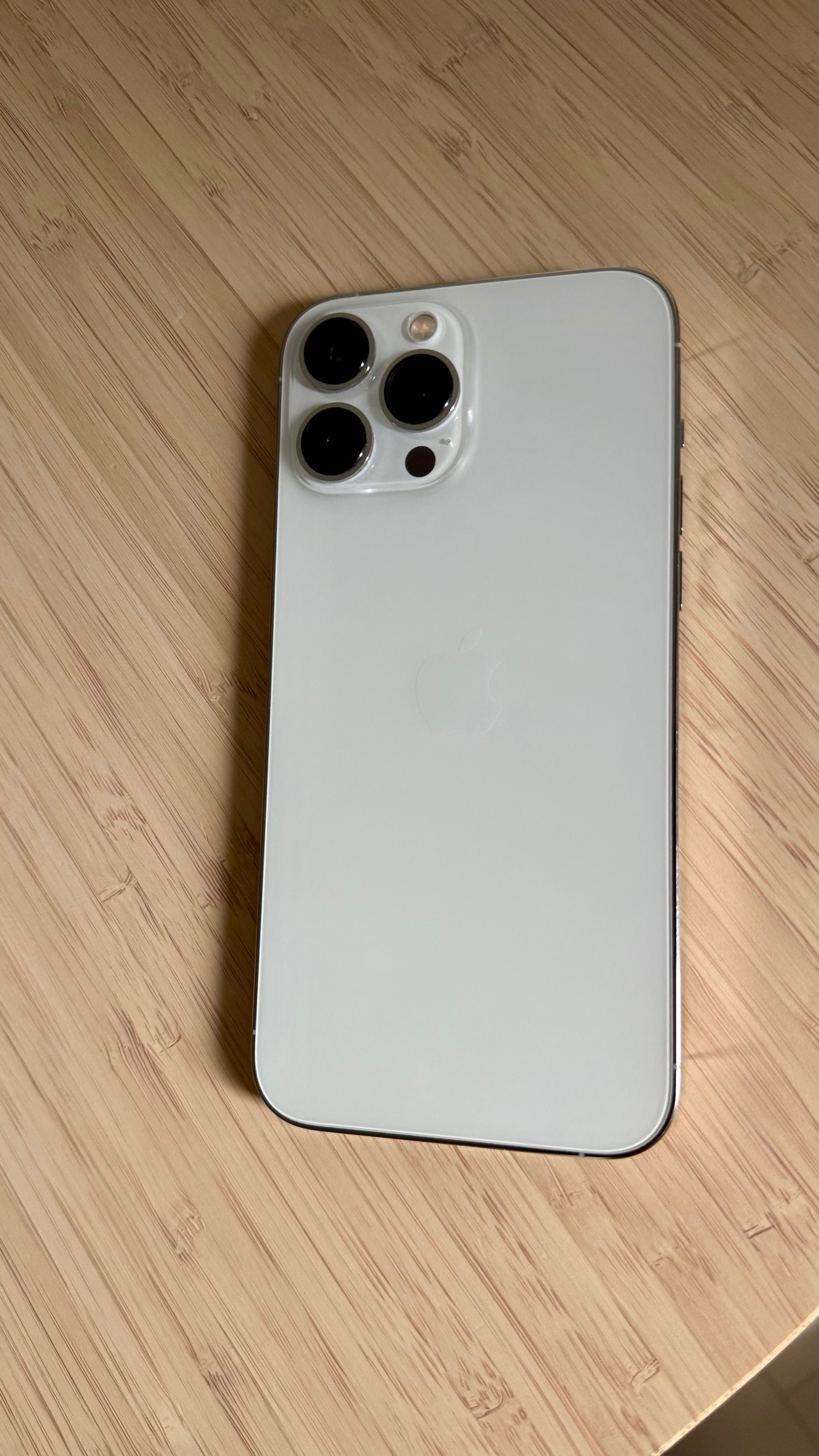 iPhone 13 Pro Max 128GB бял в отлично състояние