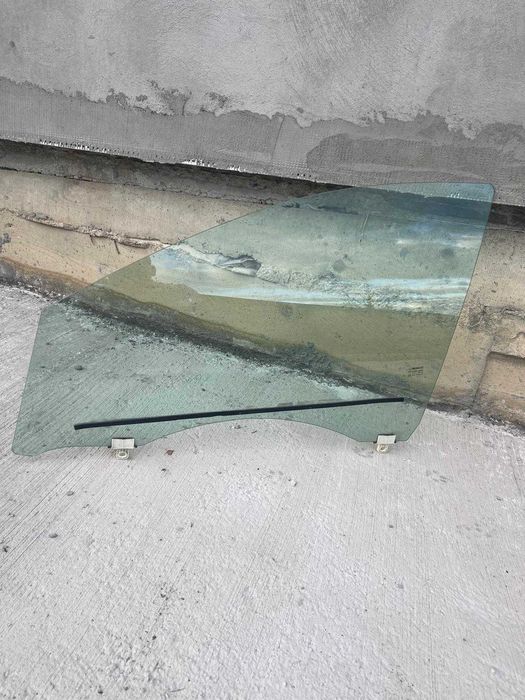 Vând Geam ușă sofer Megane 3