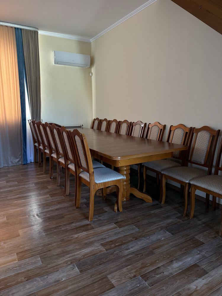 Продается стол гостевой