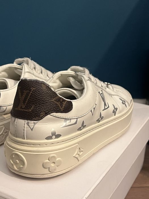 Louis Vuitton Time Out Sneakers 39