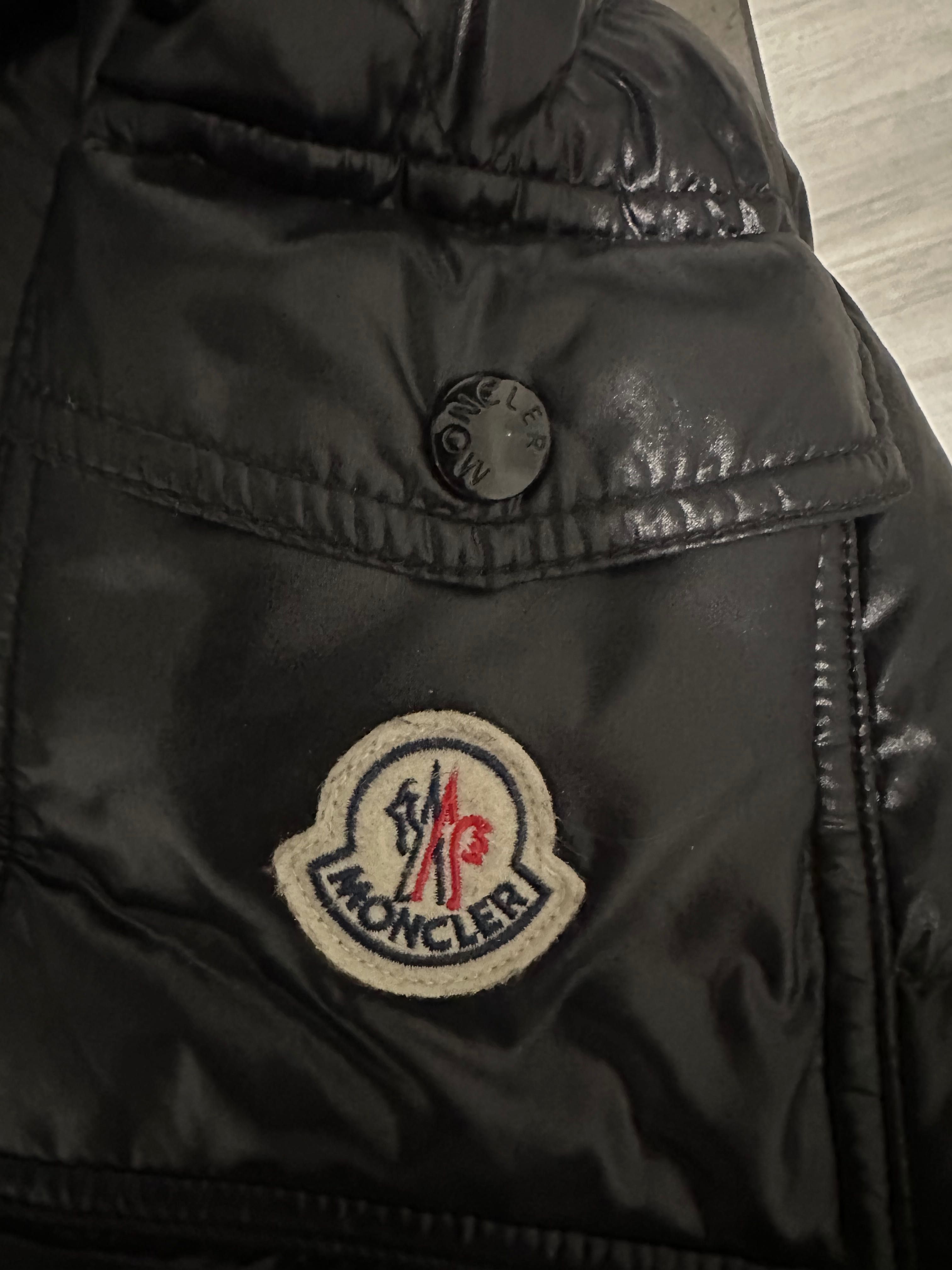 Geaca Moncler Maya Puffer JIEYI cea mai buna serie