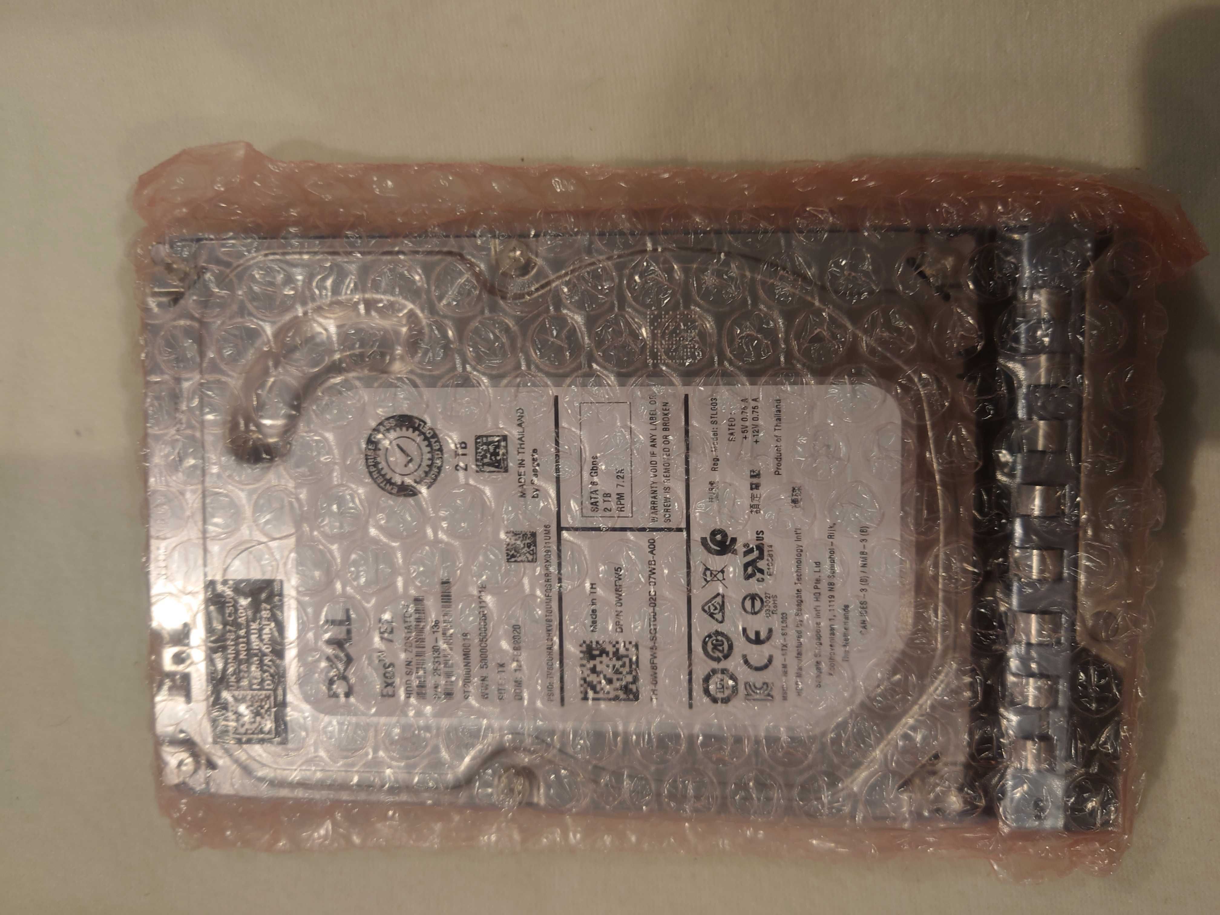 Продавам чисто нов диск 2ТБ 3.5" Seagate Exos првен за Dell
