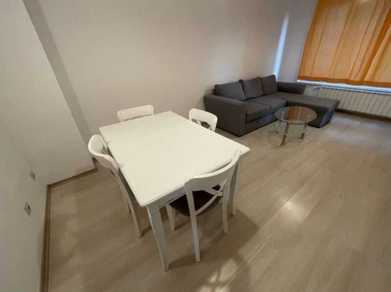 Дава се под наем Двустаен апартамент в София, Изгрев - 64 кв.м за 499 € - Снимка #1