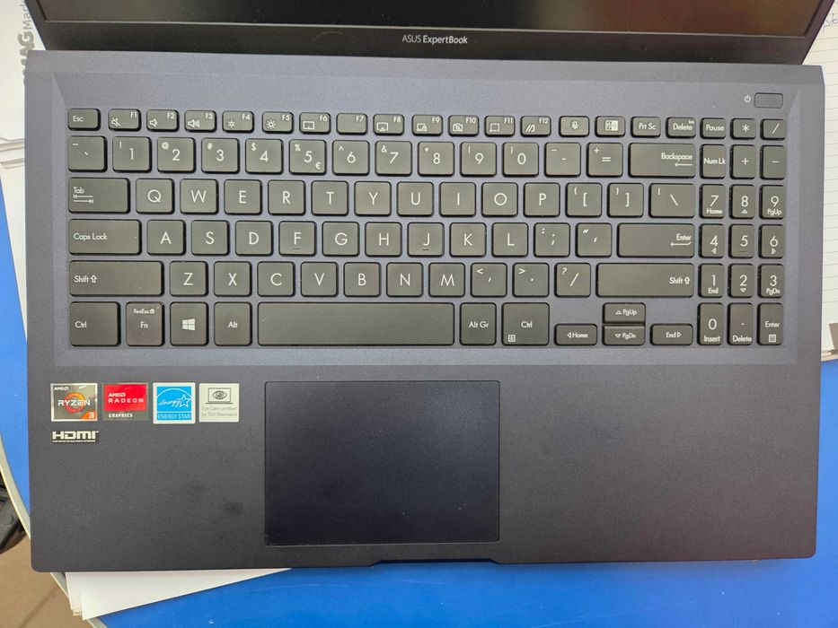 Laptop Asus ExpertBook